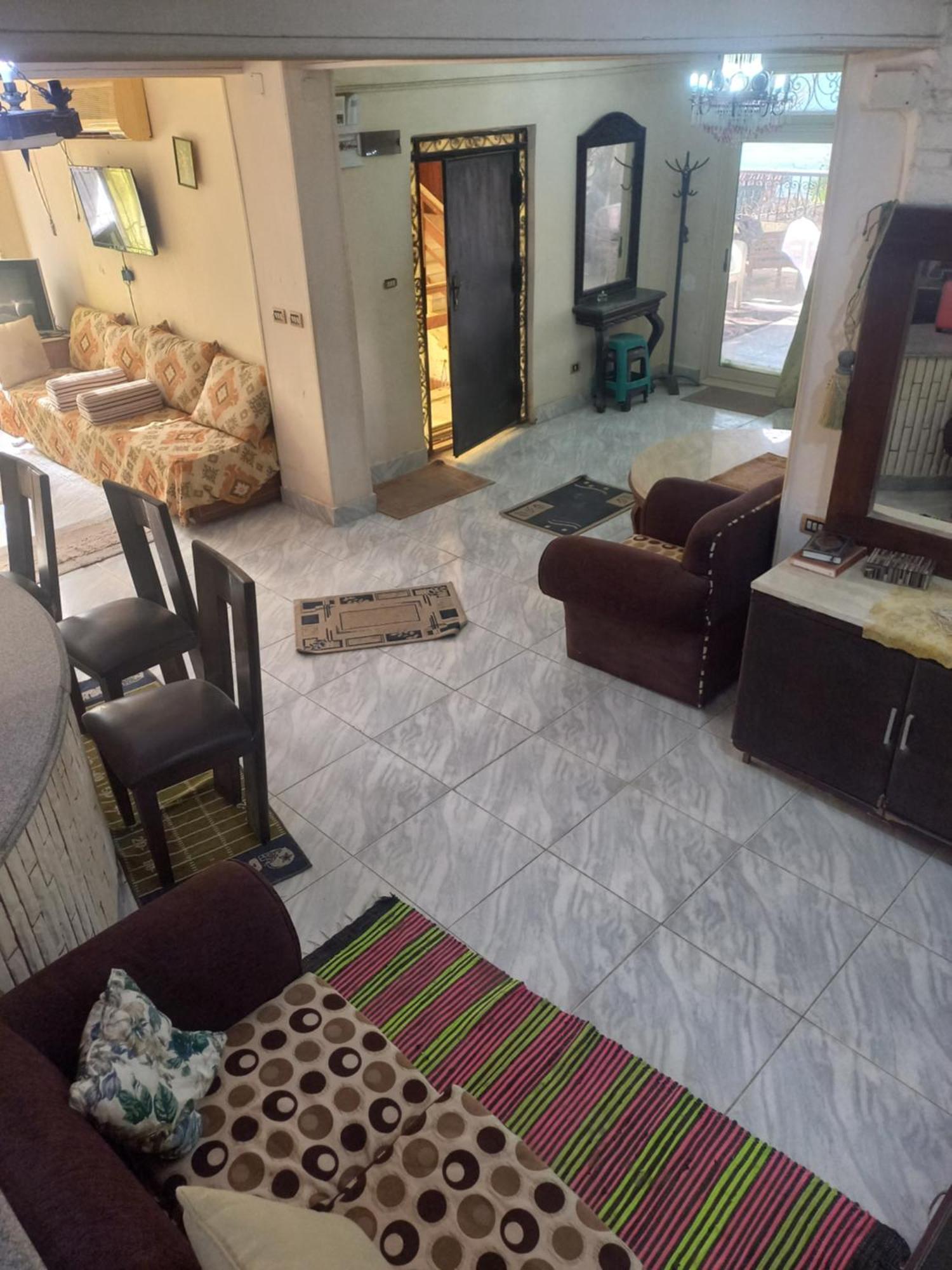 Hot Above The Within Special 3 Bedroom 2 Toilets 24 Service Parking Free Inside Free الإسكندرية