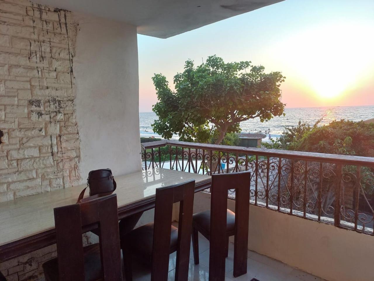 Hot Above The Within Special 3 Bedroom 2 Toilets 24 Service Parking Free Inside Free شقة *